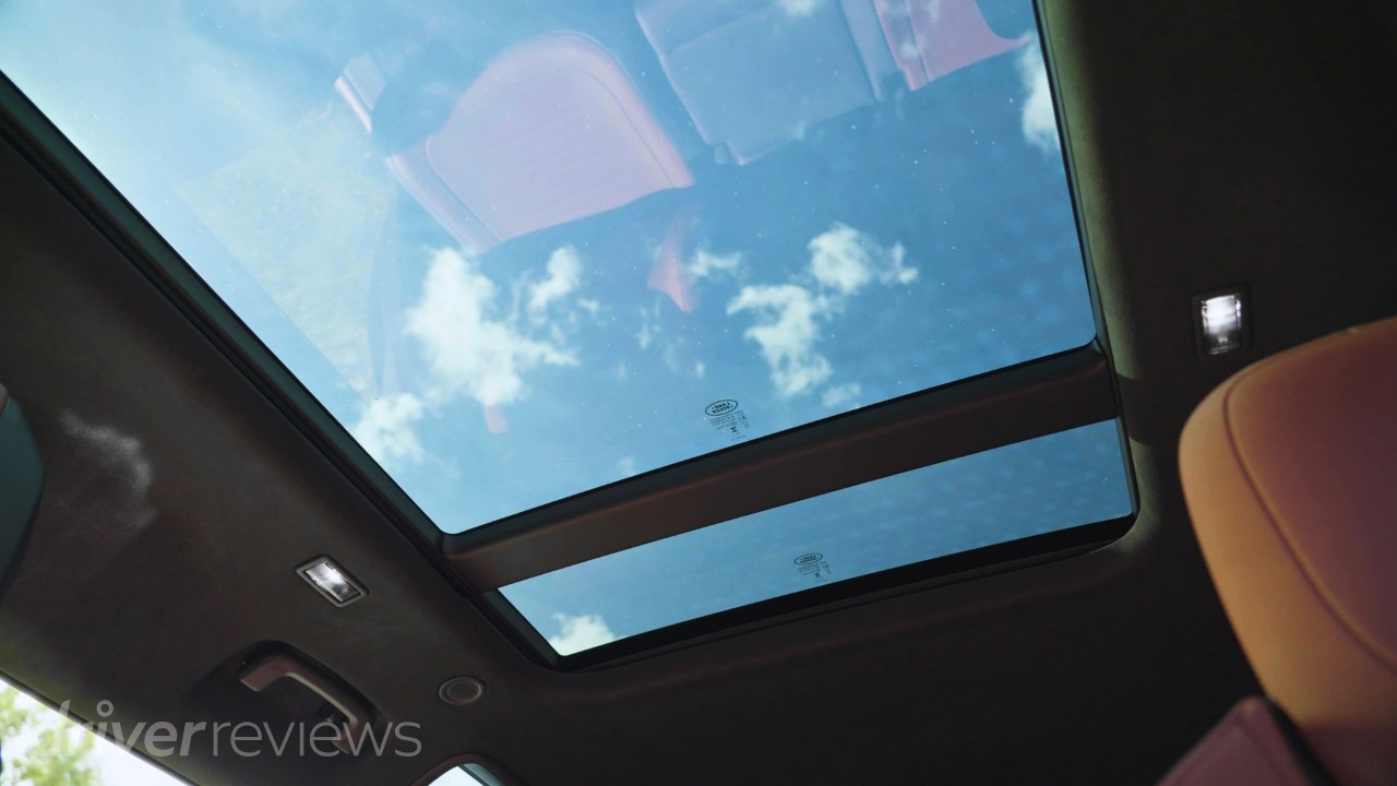 Panoramic roof in Land Rover Defender OCTA