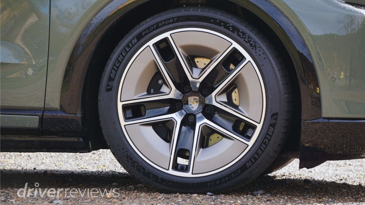Porsche Cayenne Turbo Electric 22-inch alloy wheel with Michelin Pilot Sport EV NGO tyre showing 275/40 R22 sidewall