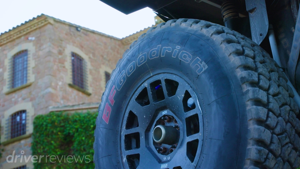 Dacia Sandrider 37-inch BFGoodrich rally raid tyre and competition wheel