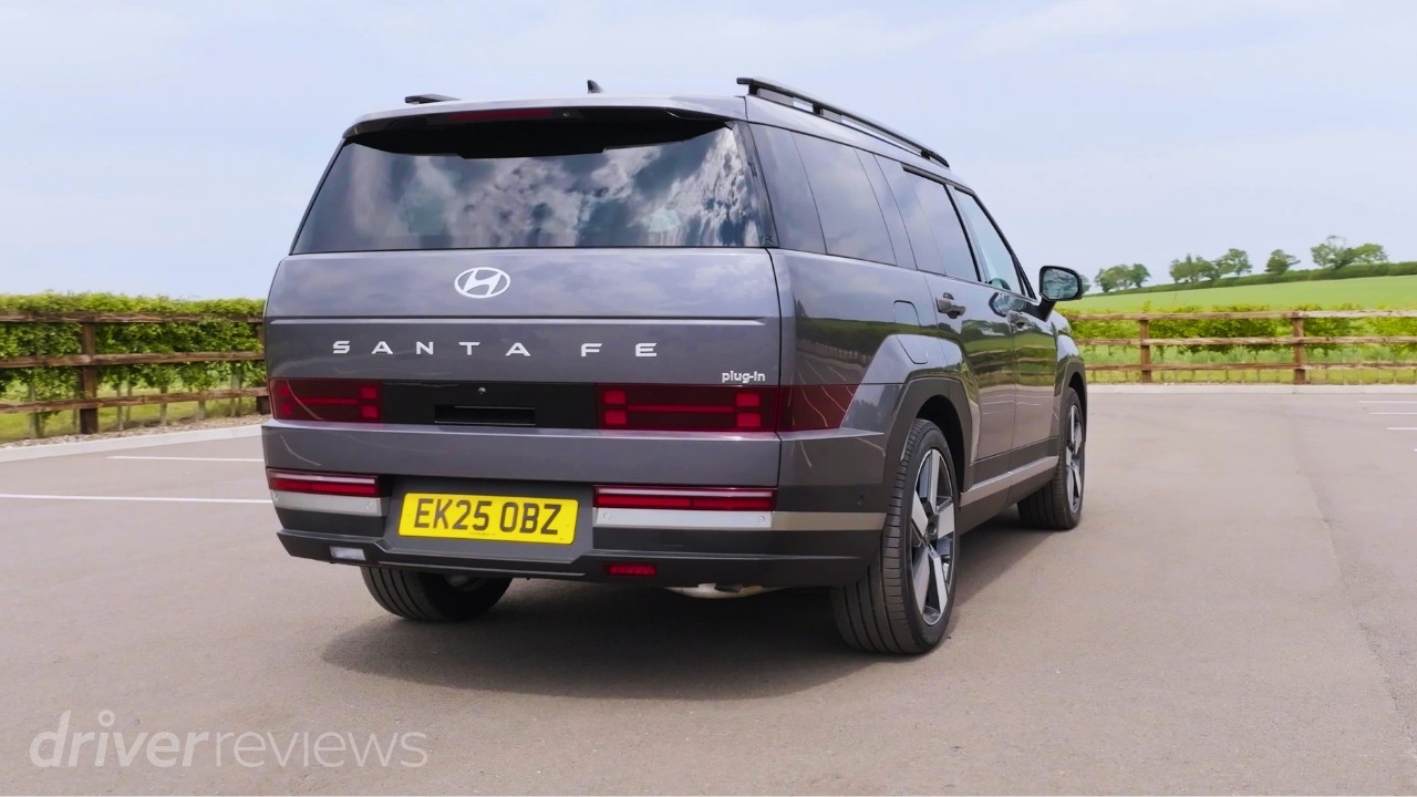 Hyundai Santa Fe Ultimate PHEV rear end
