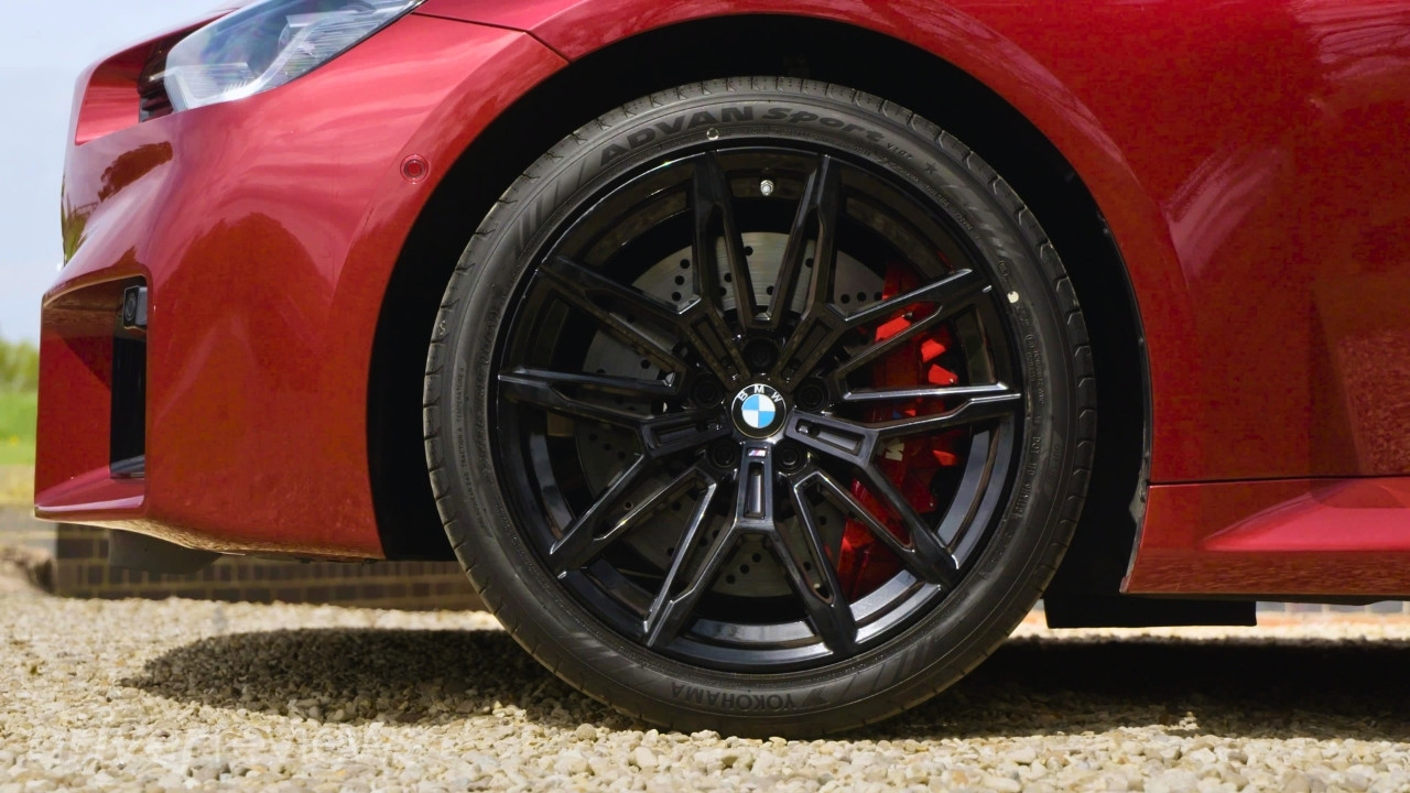 Yokohama ADVAN Sport V107 tyre on the BMW M2 G87